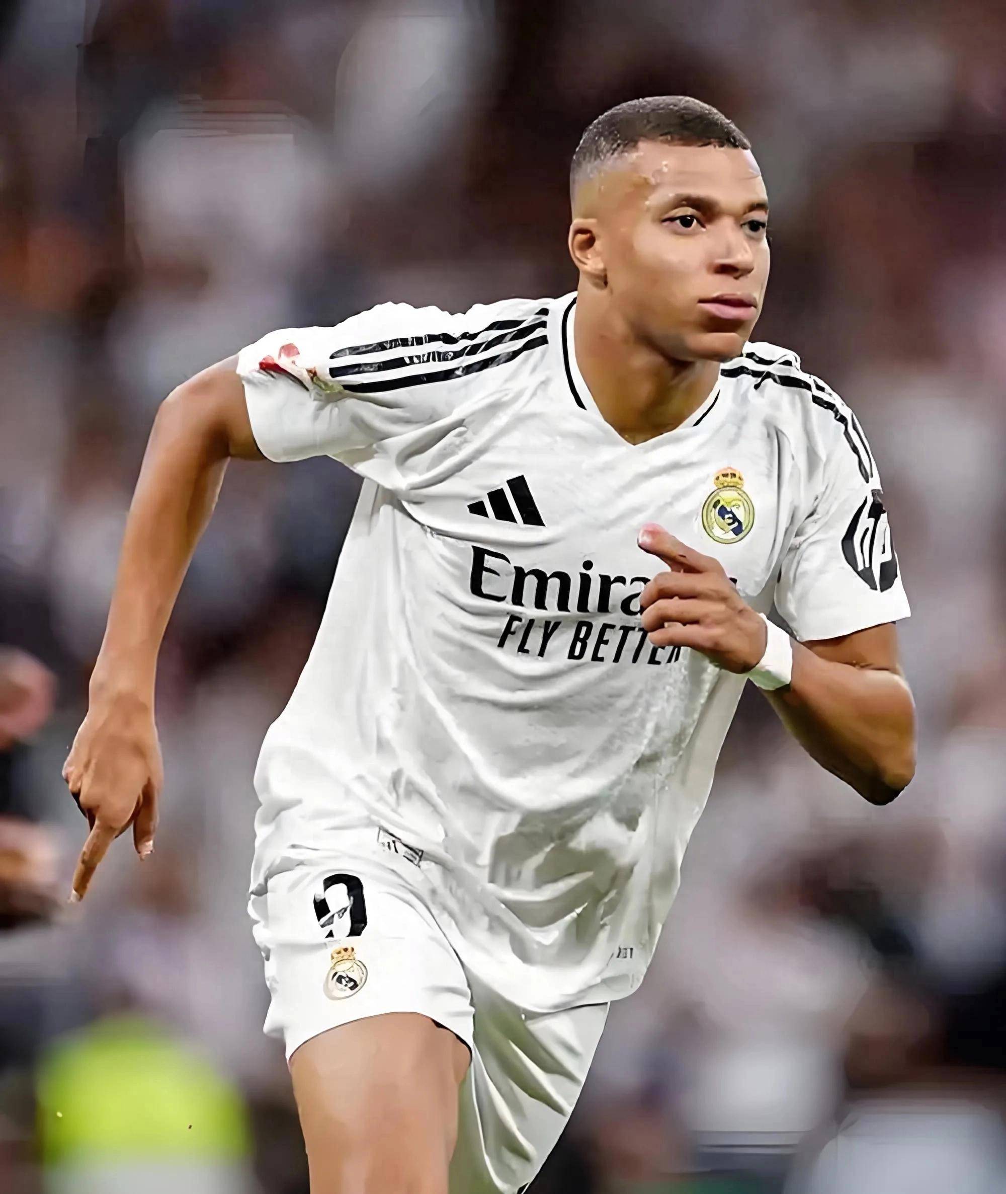 [德甲]拜仁前场任意球 奥利塞主罚轰入近角