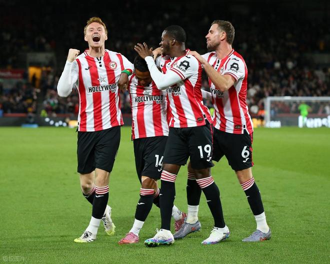 传世手游天道酬勤的楷模：神兵灵兽神器 “勤”补一切