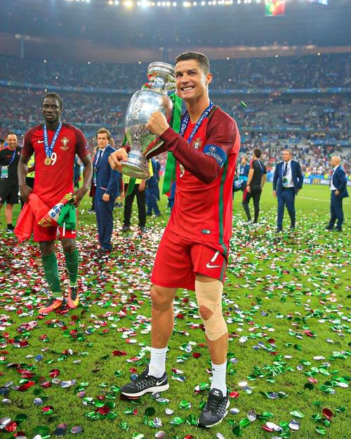 《神之天平》等级勋章怎么获得