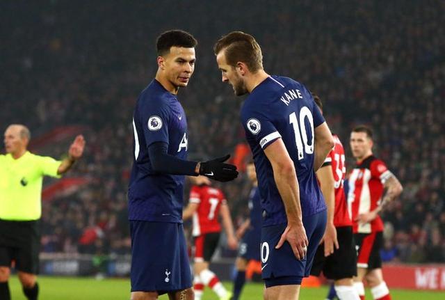 学巴萨？法媒：巴黎雇水军攻击自家球员 姆巴佩震怒